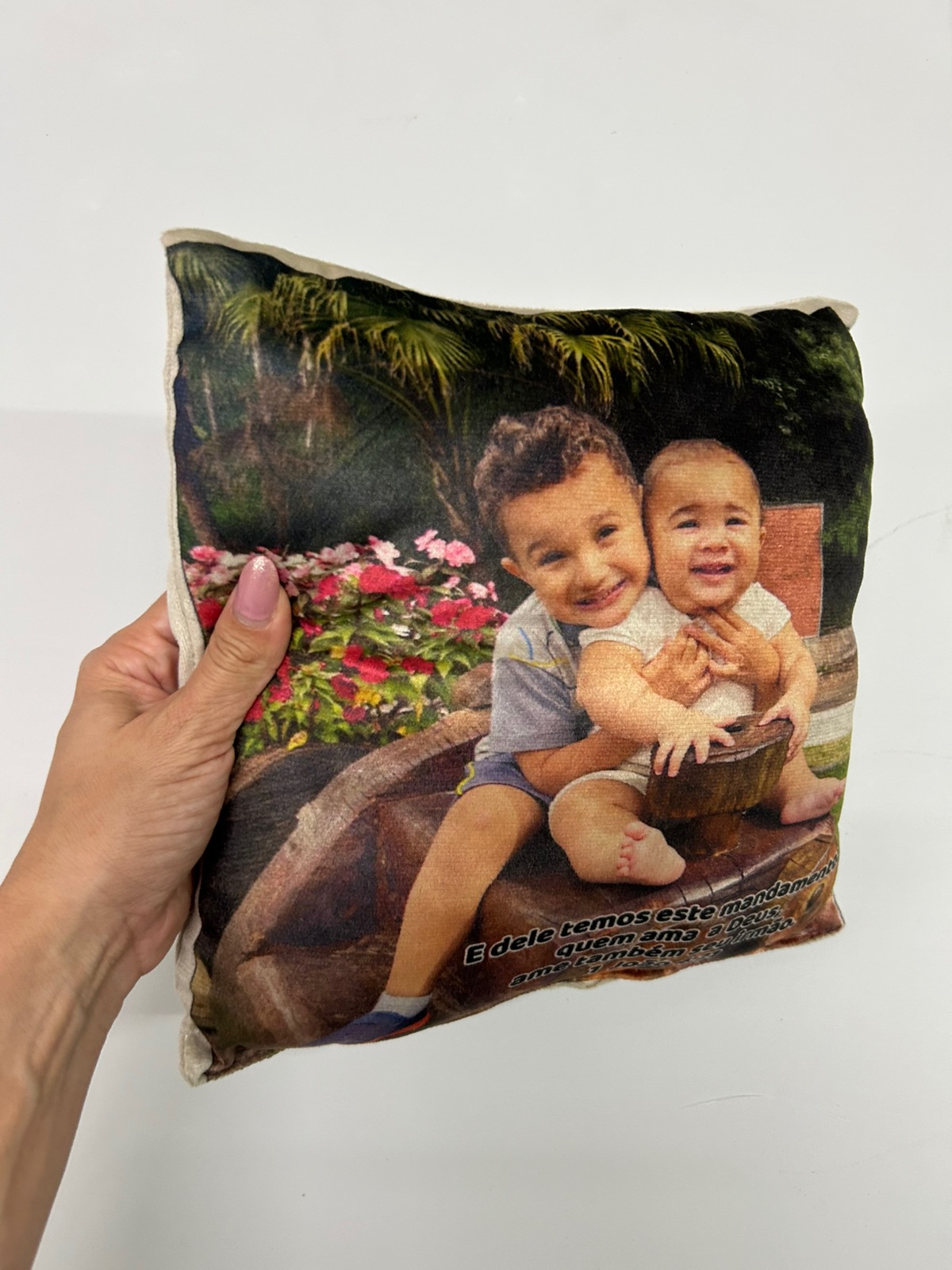 Almofada aveludada 25 X 25 fibra antialérgico - Imagem 2