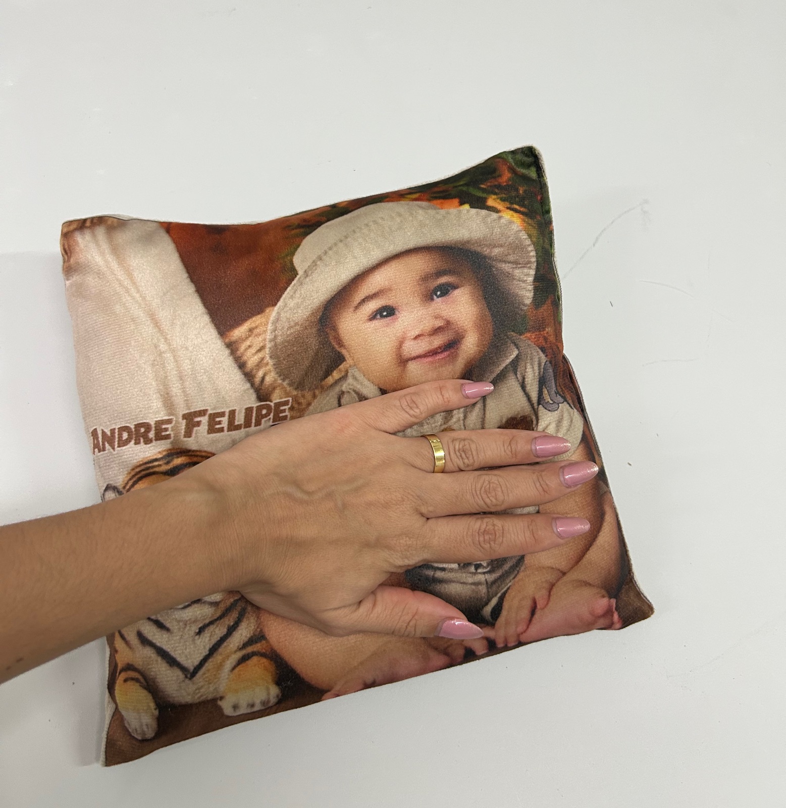 Almofada aveludada 25 X 25 fibra antialérgico - Imagem 4